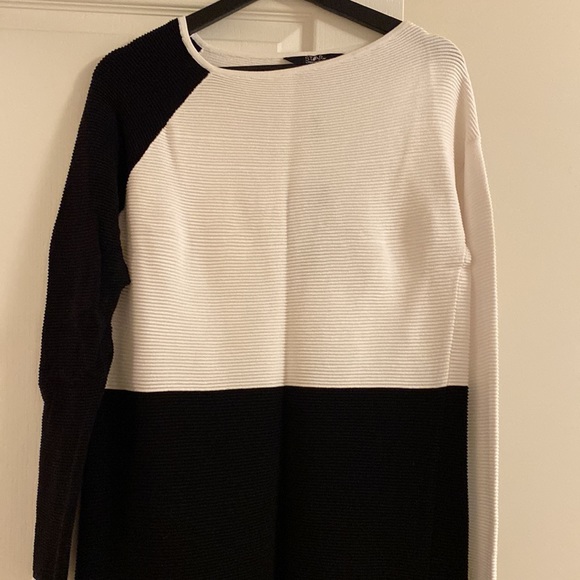 Women’s black and white long sleeve Sweater, M/L - Picture 2 of 7